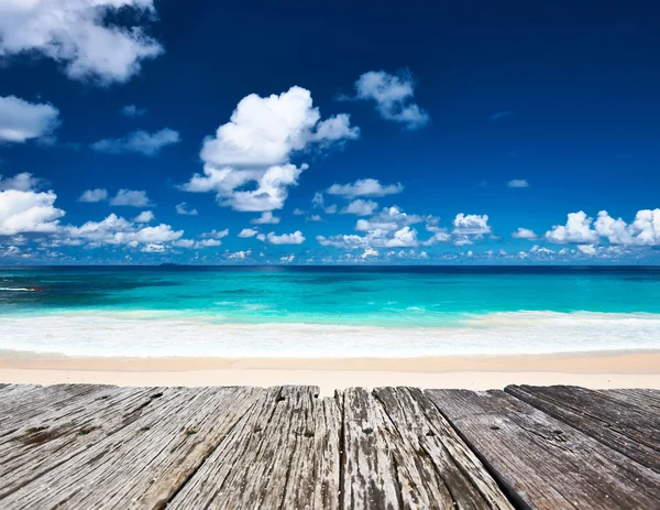 Schöner Strand auf den Seychellen — Stockfoto