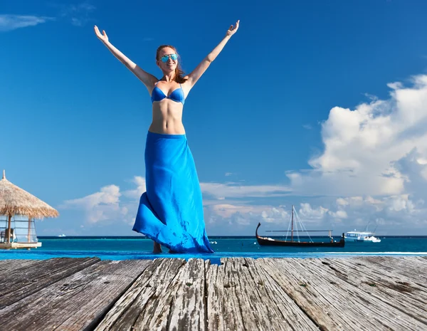 Woman in skirt at the pool — Stock Photo, Image