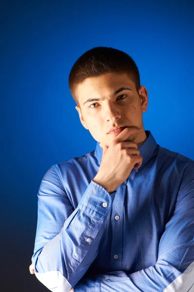 Retrato de homem pensativo — Fotografia de Stock