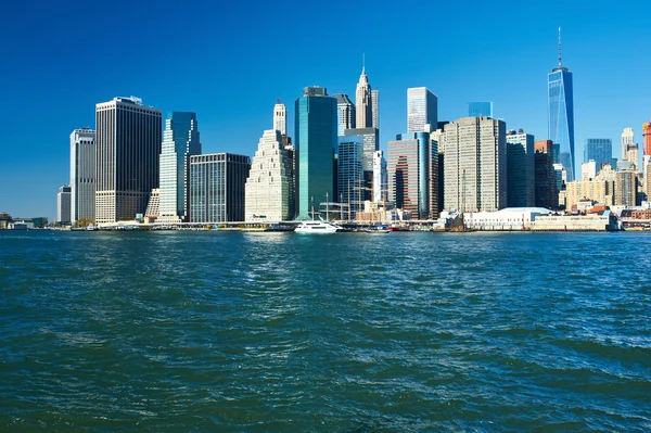 Lagere manhattan skyline uitzicht vanaf brooklyn — Stockfoto