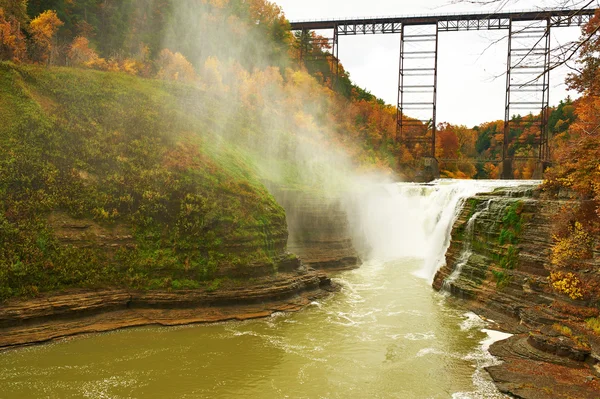 Autumn scene of waterfalls and gorge — Stock Photo, Image