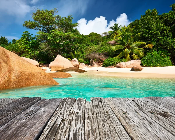 Vacker strand på Seychellerna — Stockfoto