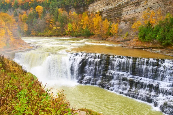 Autumn scene of waterfalls and gorge — Stock Photo, Image