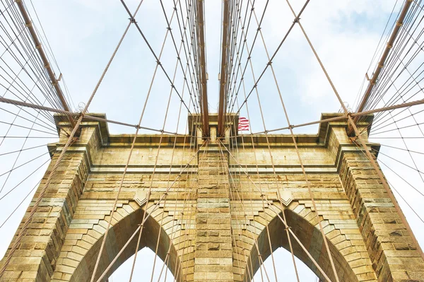 Brooklyn bridge pillars — Stock Photo, Image