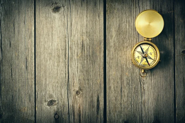 Antique brass compass — Stock Photo, Image