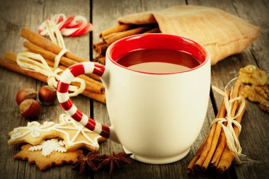 Bir fincan sıcak çikolata.