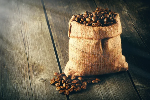 Kaffebönor i påse — Stockfoto