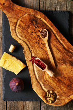 Baharat ile kesme tahtası