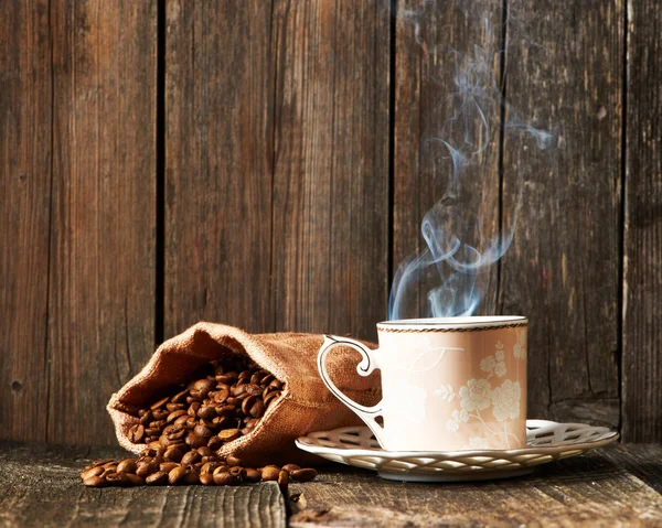 Tazza di caffè e fagioli — Foto Stock