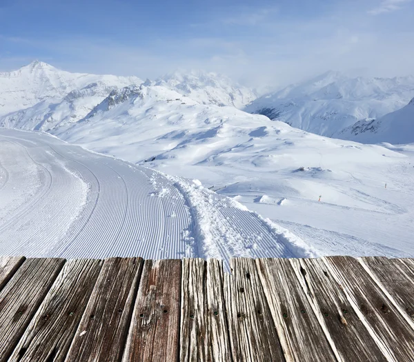 Montanhas com neve no inverno — Fotografia de Stock