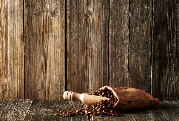 Kaffeebohnen im Sack — Stockfoto