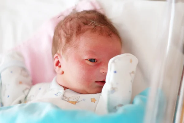 1 日前の生まれたばかりの赤ちゃん — ストック写真