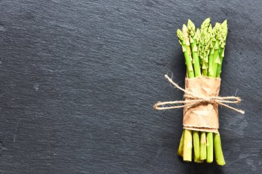 Olgun yeşil kuşkonmaz