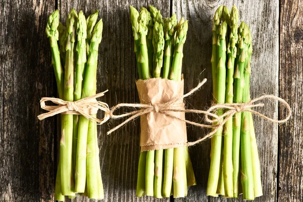 Rijp groene asperges — Stockfoto