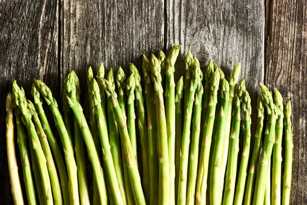 Rijp groene asperges — Stockfoto