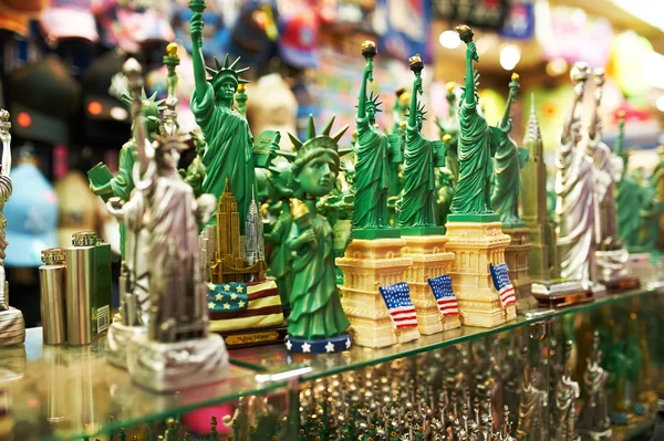 Estatuas de recuerdos de Liberty en una tienda — Foto de Stock