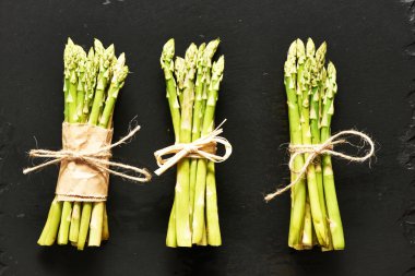 Olgun yeşil kuşkonmaz