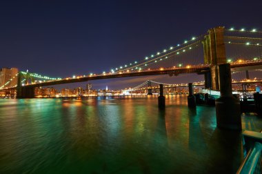 Geceleyin Brooklyn Köprüsü