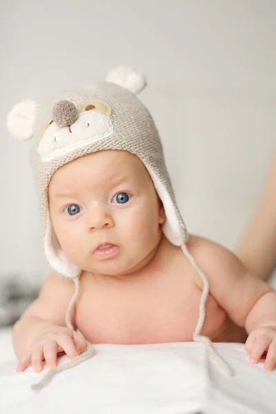 Μωρό με το αστείο καπέλο — Φωτογραφία Αρχείου