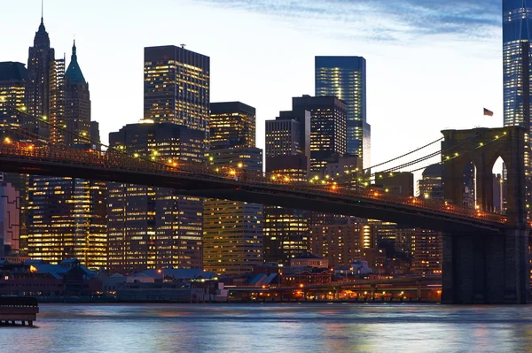 Puente de Brooklyn por la noche — Foto de Stock