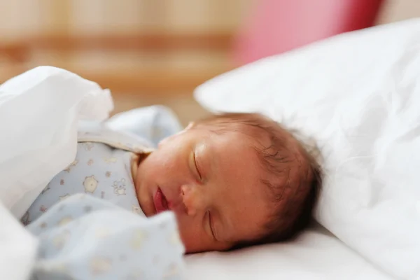 Två dagar gammal nyfött barn — Stockfoto