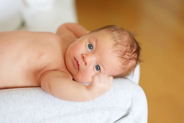 En månad gamla baby — Stockfoto