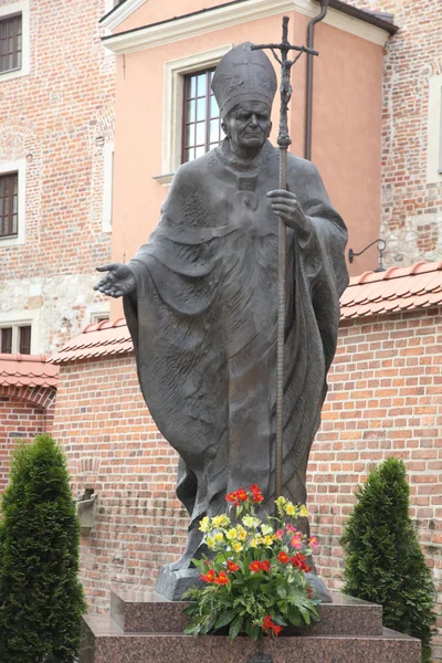 A monument to Pope — Stock Photo, Image