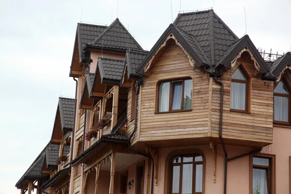 Drewniany Dom Balkonem — Zdjęcie stockowe
