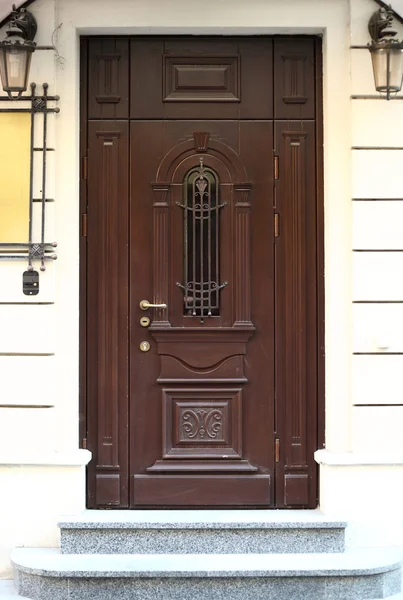 The front door — Stock Photo, Image