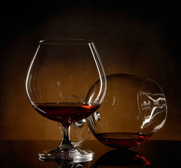 Snuffels Met Cognac Cognac Een Rechtop Staand Een Schuin Naar — Stockfoto