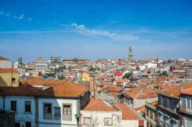 Yaz günü Porto şehrinin manzarası