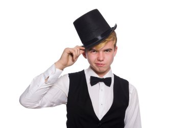 Genç adam siyah klasik yelek ve üzerinde beyaz izole şapka