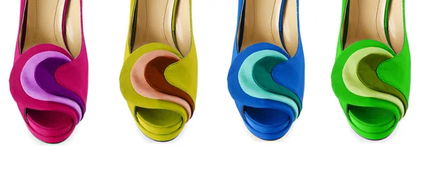 Renkli kadın ayakkabıları beyaza izole edilmiş — Stok fotoğraf