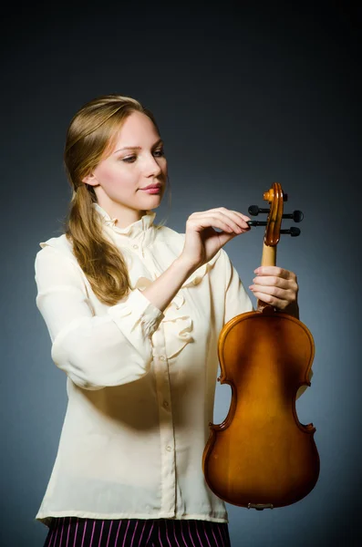 Violinista donna nel concetto musicale — Foto Stock