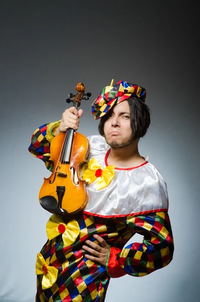 滑稽小丑小提琴音乐概念 — 图库照片