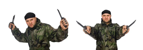 Jovem em uniforme de soldado segurando faca isolada em branco — Fotografia de Stock