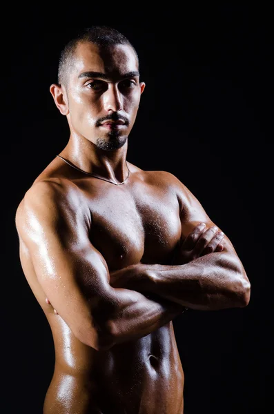 Homme musclé déchiré dans le concept sportif — Photo