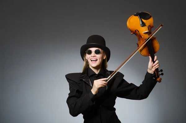 Mujer en concepto de arte musical —  Fotos de Stock