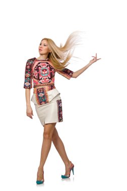 Beyaz üzerinde halı izi olan güzel bir manken.