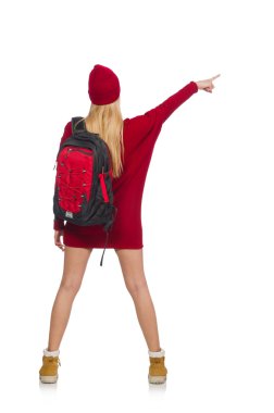 Kırmızı elbiseli güzel bir kız ve beyaz bir sırt çantası.