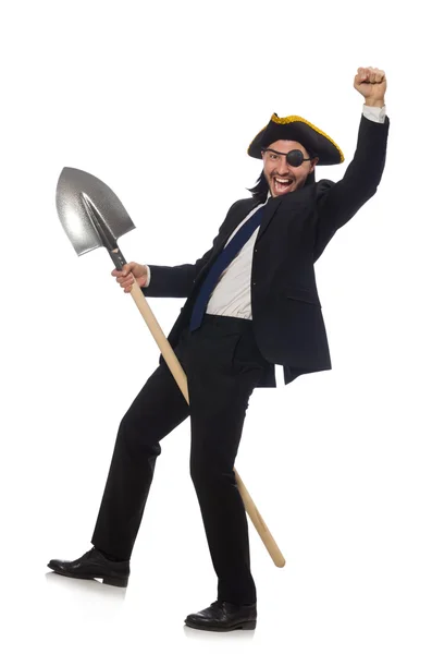 Пиратский бизнесмен держит лопату изолированной на белом — стоковое фото