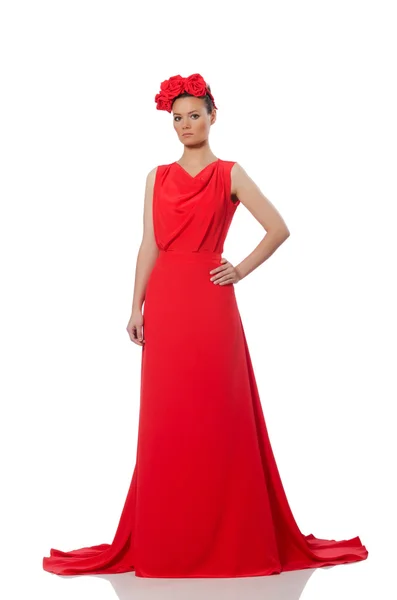 Dość kaukaski modelu w czerwone długie suknie wieczorowe — Zdjęcie stockowe