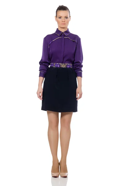 Красивая модель в фиолетовой блузке, изолированной на белом — стоковое фото