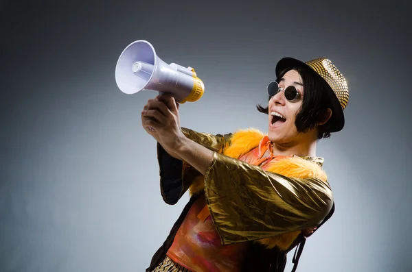 Hombre gracioso con el altavoz —  Fotos de Stock