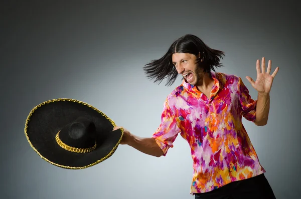 솜브레로를 입은 젊은 멕시코 남자 — 스톡 사진