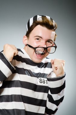 Komik tutuklu cezaevi kavram olarak