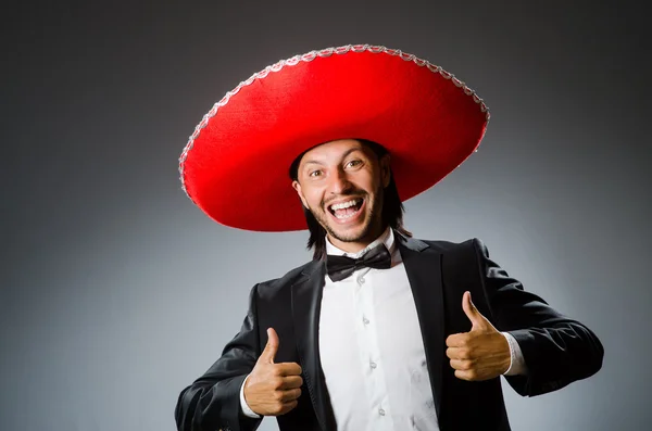 Ung mexikansk man i sombrero — Stockfoto