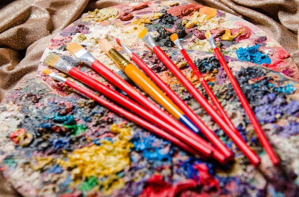 Paleta de artistas en concepto de arte — Foto de Stock