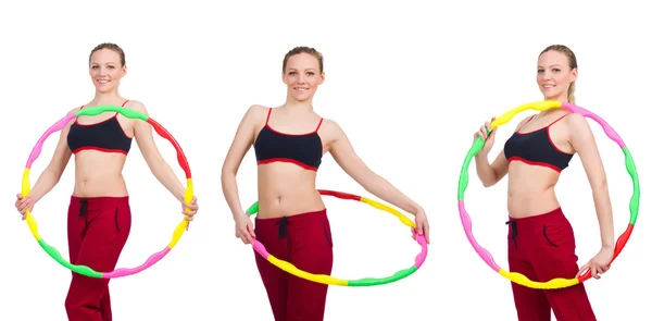 Femme faisant des exercices avec hula hoop — Photo