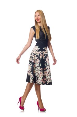 Siyah çiçekli elbiseli kadın, beyaz tenli.